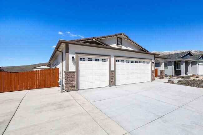 Building Photo - New 3 bedroom/2 bath/3 car garage for Rent