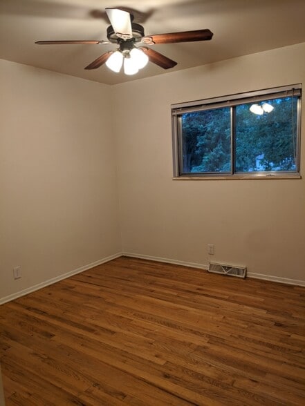 Building Photo - 1620 Lakeridge Ct