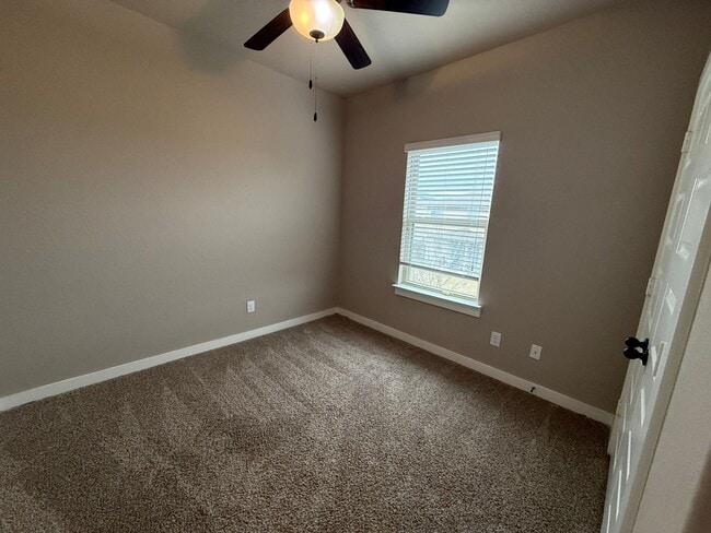 Building Photo - 2249 Avery Village