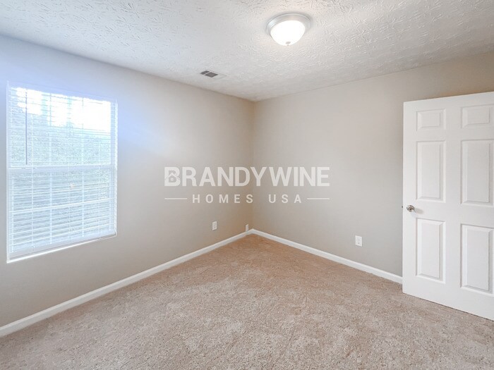 Building Photo - 371 Walker Dr