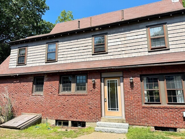 Building Photo - 80 Glen Ave
