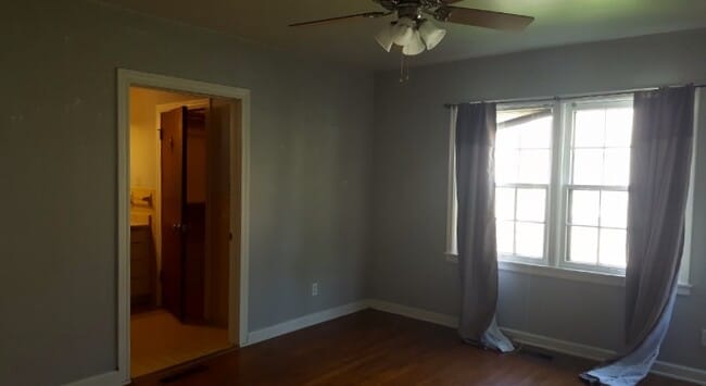 Building Photo - 2030 W Admiral Ave