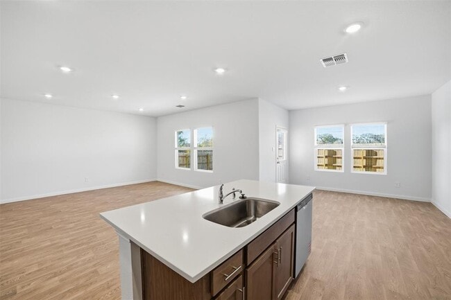 Building Photo - 246 Shenandoah Dr