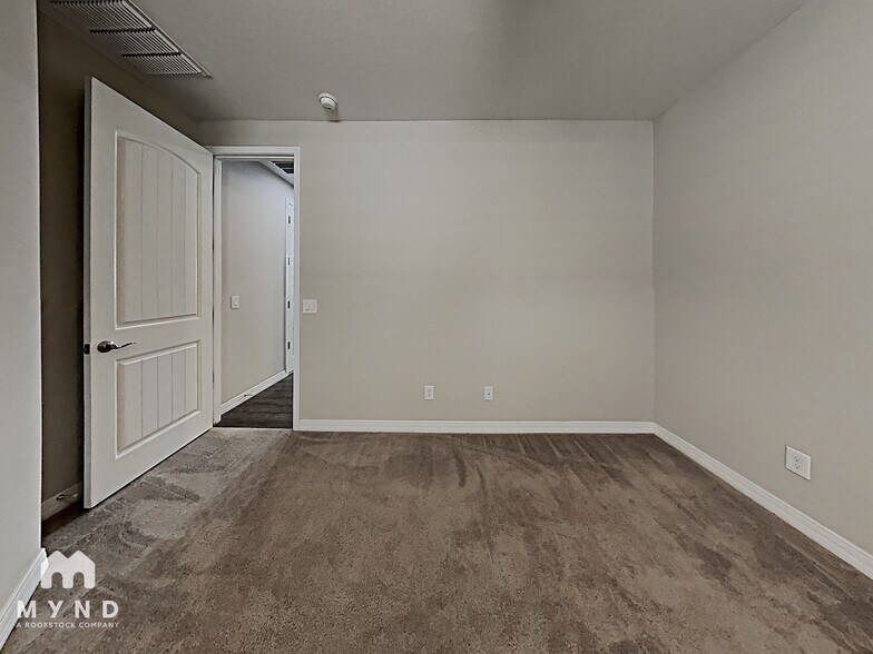 Building Photo - 10106 E Tamery Ave