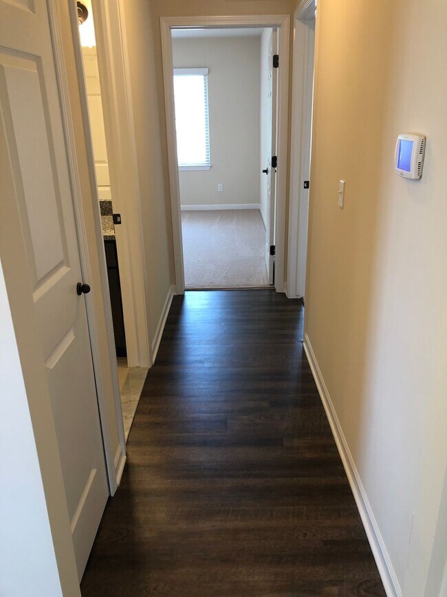 Building Photo - 8253 Promenade Cir