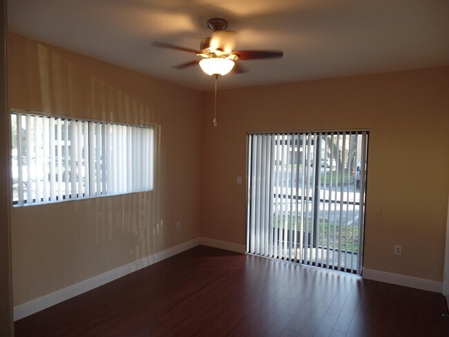 Building Photo - 2550 SW 18th Terrace