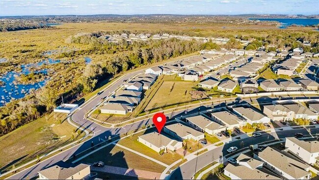 Building Photo - 9760 Kinmore Dr