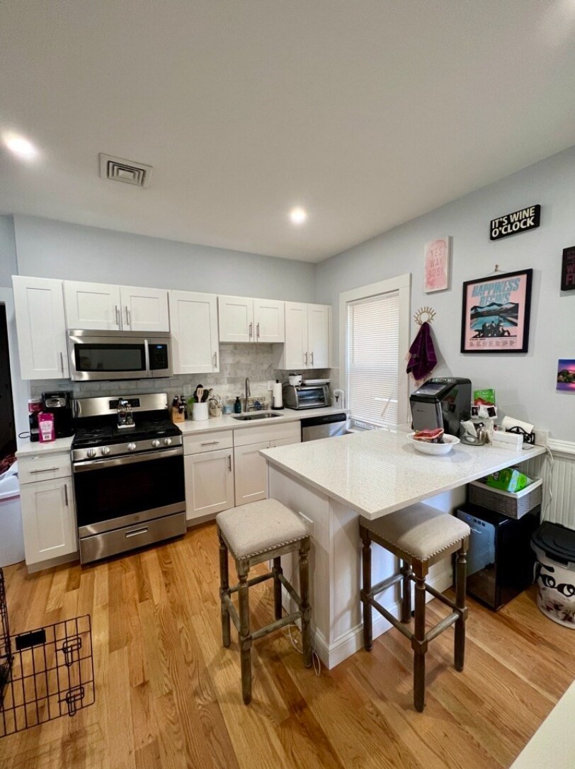 Building Photo - 130 Boston St