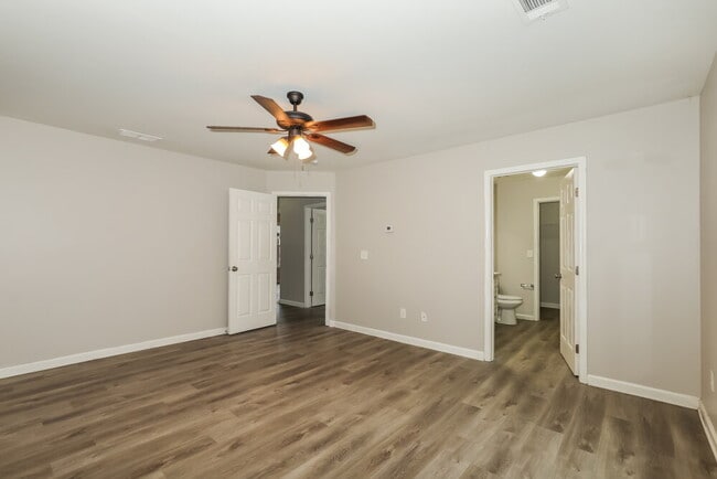 Building Photo - 1555 Persimmon Trace