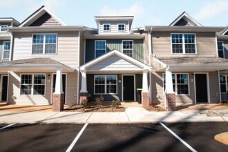 Building Photo - Like New Two Bedroom!
