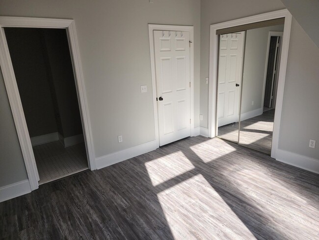 Building Photo - 3/2.5 Luxury Townhome in All Saints distri...