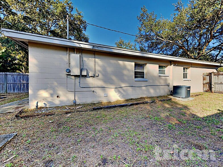 Building Photo - 6595 64th Way N