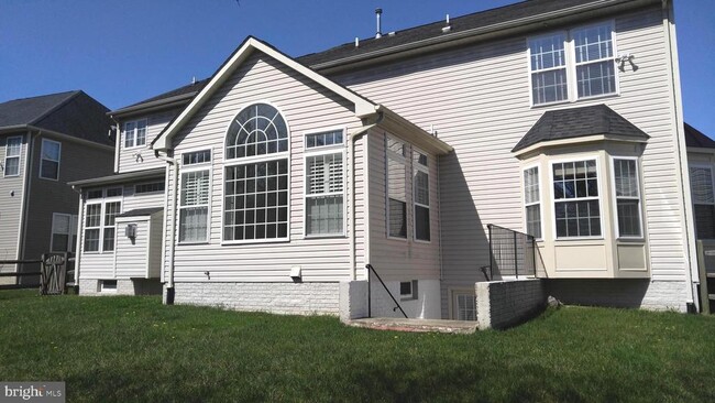 Building Photo - 4415 Medallion Dr