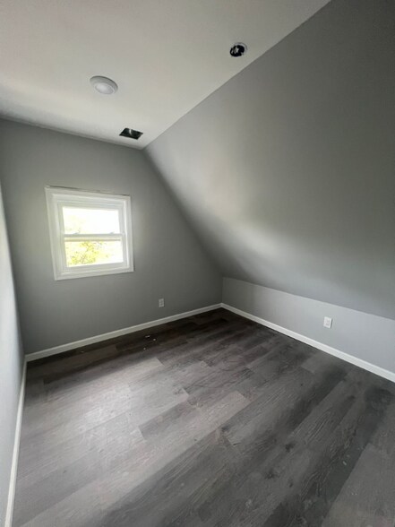 Building Photo - 54 N 9th St