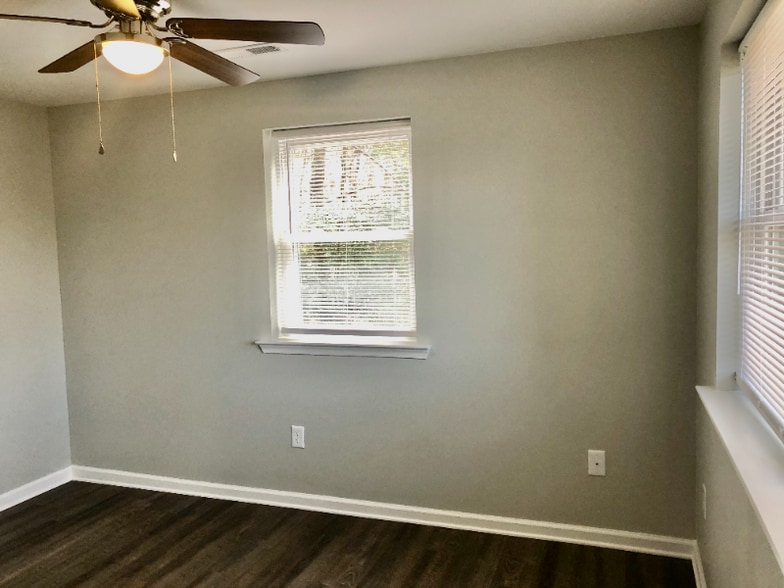 Building Photo - 42838 Higgs Ln