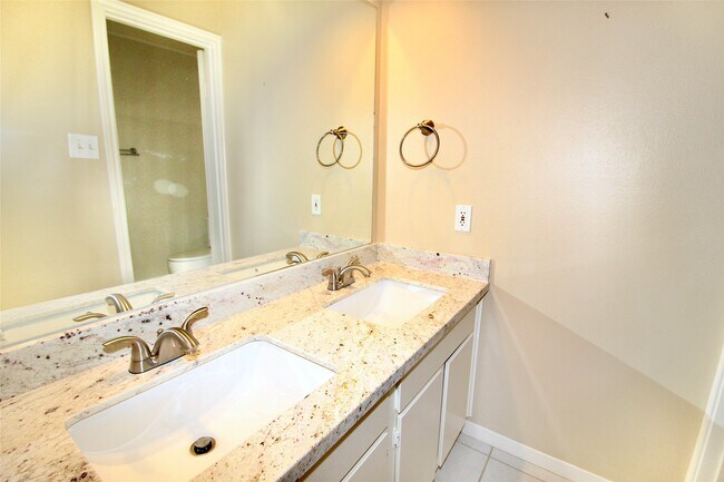 Building Photo - 5916 Woodway Place Ct