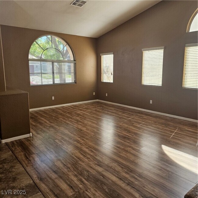 Building Photo - 9100 Valley of Fire Ave