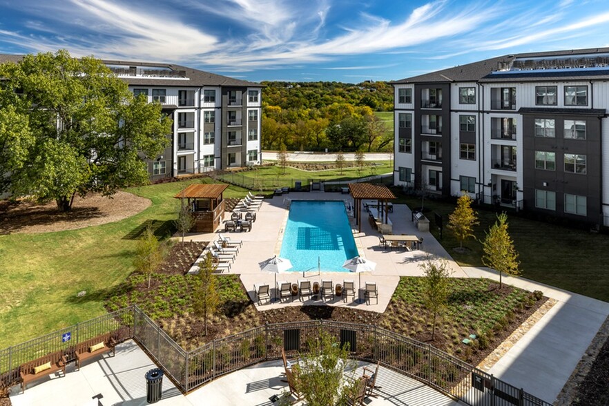 Outdoor Amenities - Overture River District 55+ Active Adult A...