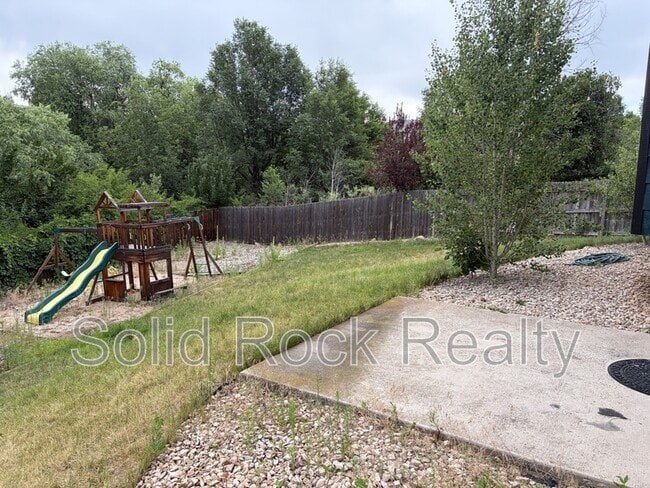 Building Photo - 2580 Lyncrest Dr
