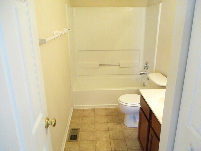 Building Photo - 656 S Rosehall Ln
