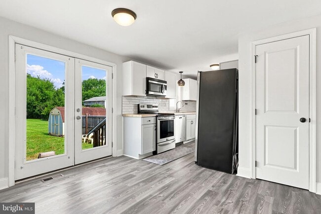 Building Photo - 306 Fegan Rd