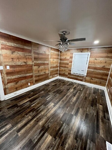 LIVING ROOM - 905 N Layton Ave