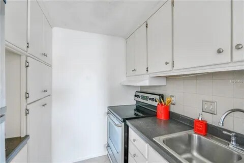 Building Photo - 2600 N Paula Dr