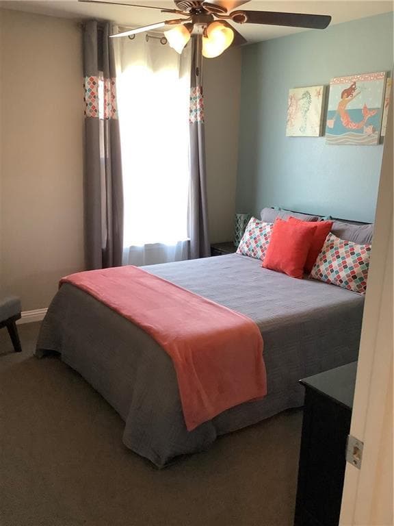 Bedroom 2/Queen - 9401 Privet Dr