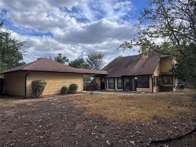 Building Photo - 306 Applewood Dr