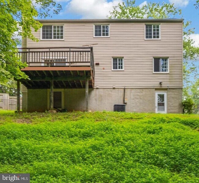 Building Photo - 16542 Sioux Ln