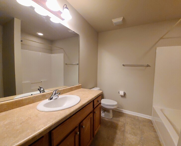 Building Photo - N70W15476 Amberleigh Cir