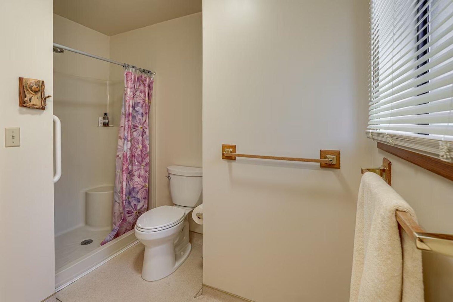 Building Photo - 2634 Pinter Ave