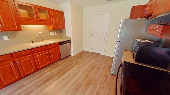 Building Photo - 6778 Buttermere Dr