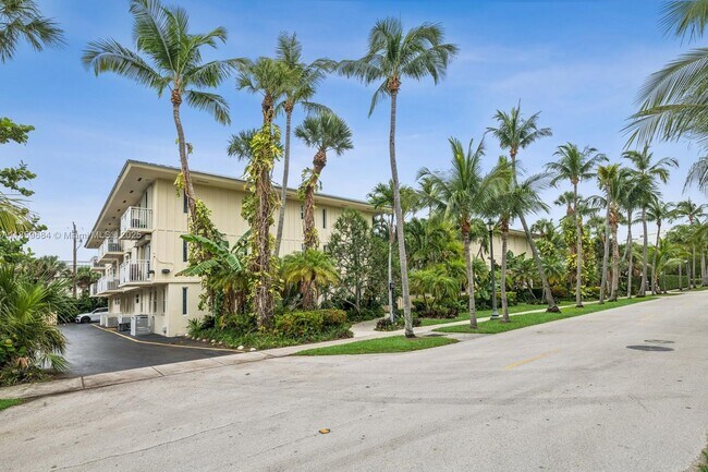 Building Photo - 255 Sunrise Dr