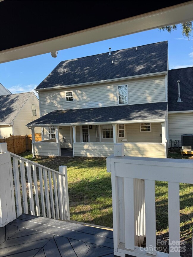 Building Photo - 4533 Cades Cove Dr