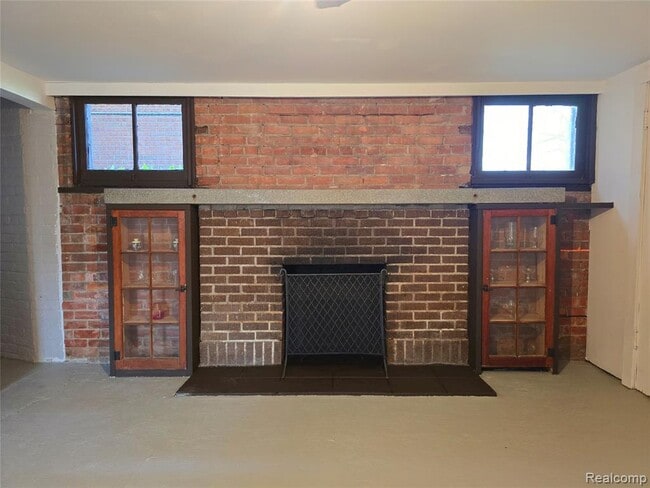 Building Photo - 26850 Seven Mile W
