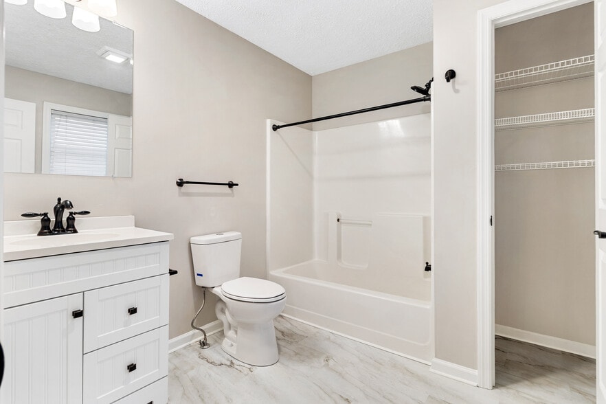 Building Photo - 107 Rystan Pl