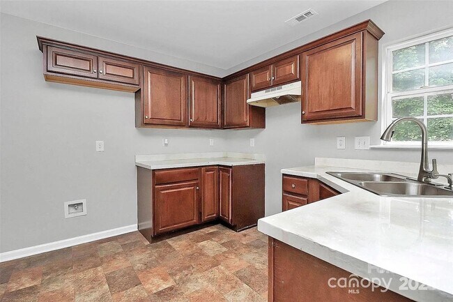 Building Photo - 3737 Kadey Dr