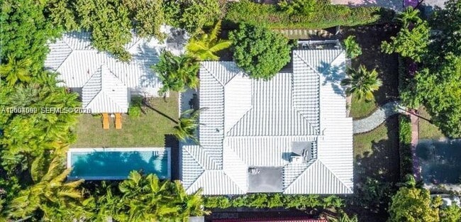 Building Photo - 1123 Bay Dr