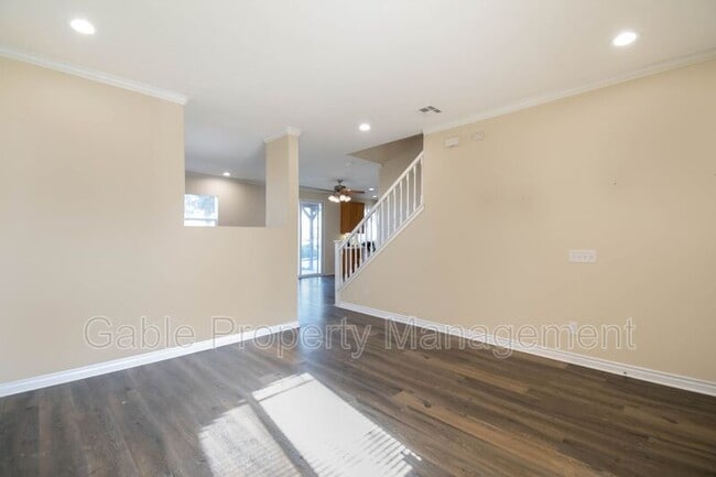 Building Photo - 37400 Queen Anne Pl