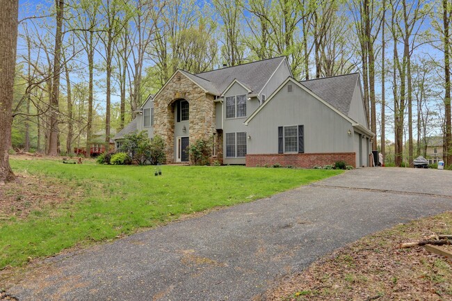 Building Photo - An Unbelievable Rental Opportunity – Grand...