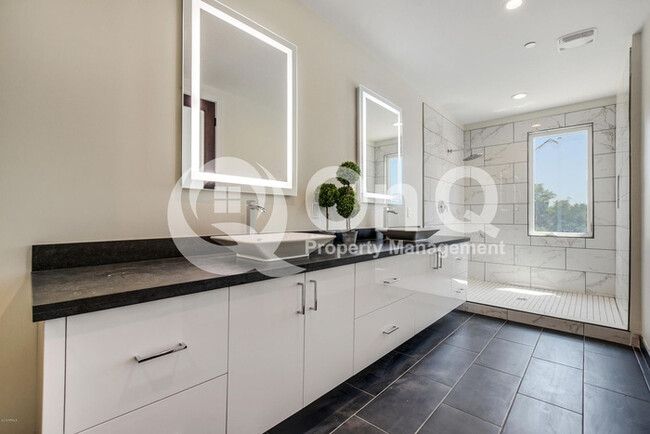 Building Photo - 506 S Hardy Dr
