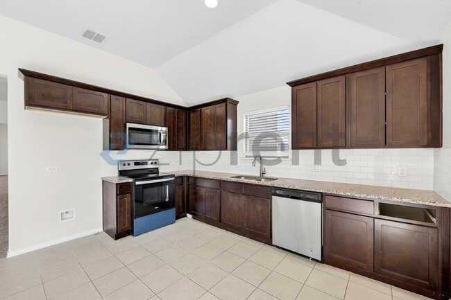 Building Photo - 1512 Chama Dr