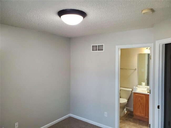 Building Photo - 3256 Domain St