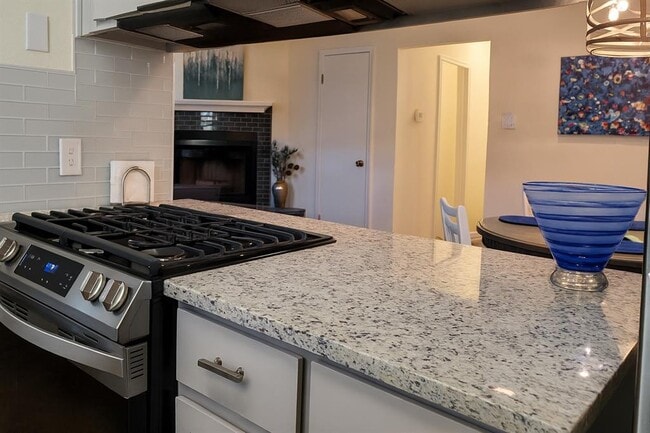 Building Photo - 508 Country Aire Dr