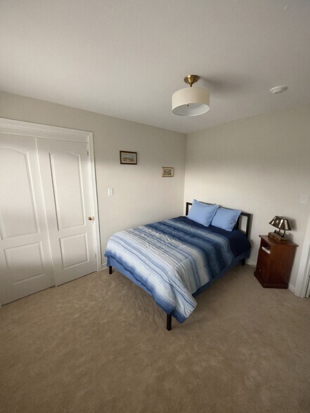 Building Photo - 680 Freedom Dr