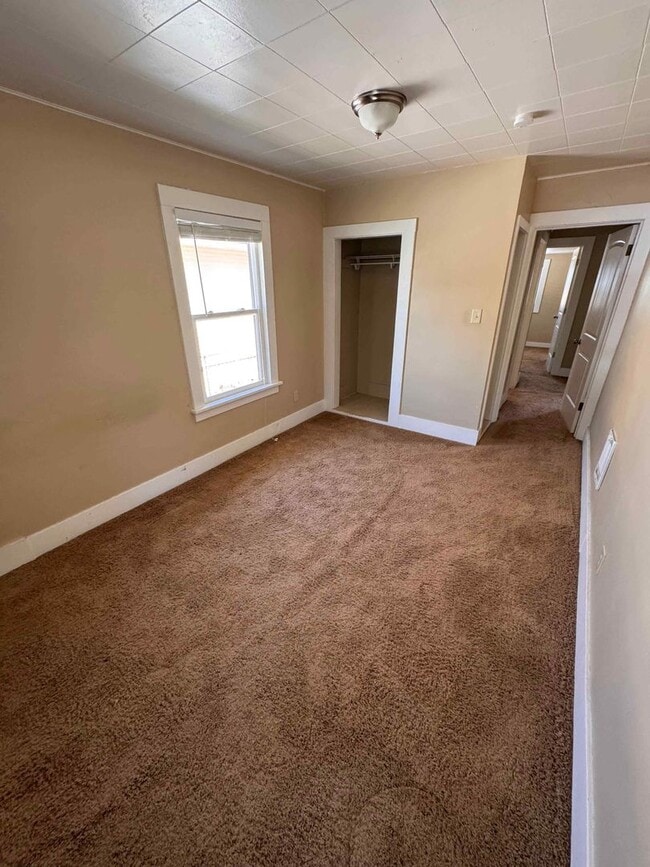 Building Photo - Bremerton Two Bedroom House for rent! Fully Fenced Yard, Available 06/10!