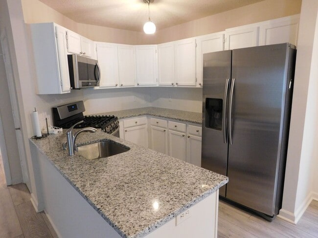 Building Photo - 225 Tobiano Dr