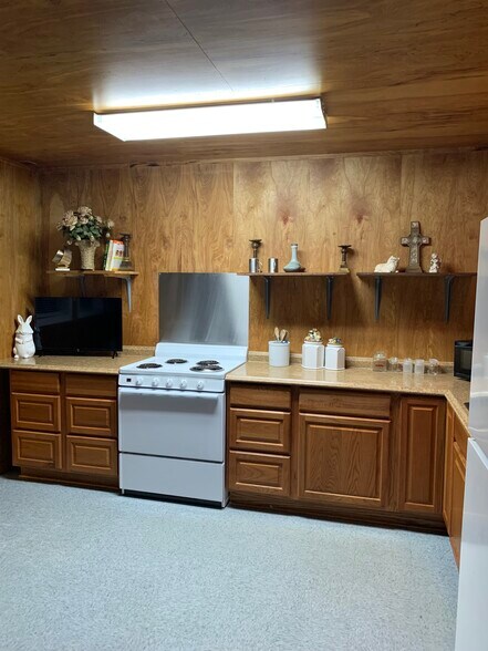 More Kitchen - 5843 N Highway 1