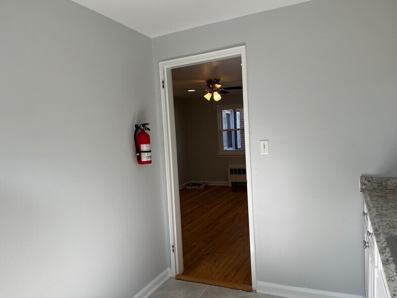 Building Photo - 15A Carolyn Ter